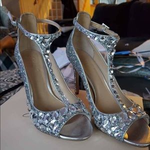 Jewel Badgley Mischka